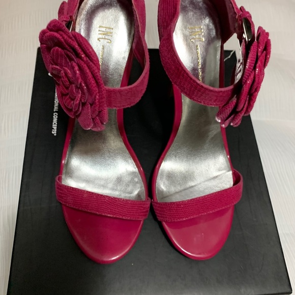 Shoes - Picture 2 of 10